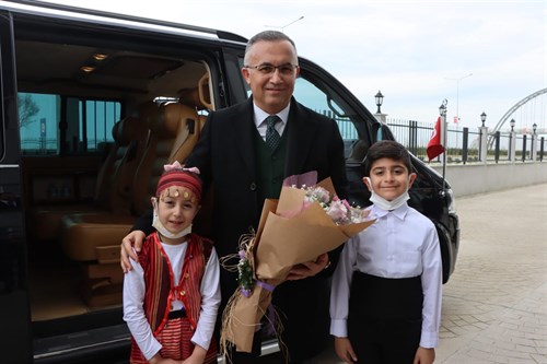Rize Valisi Kemal Çeber Yeni Hizmet Binalarında İncelemelerde Bulundu